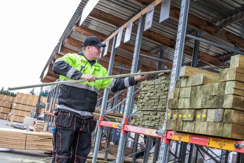 Terassin puutavara Lakkapäällä