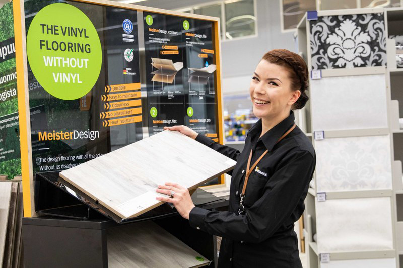 Lakkapääs byggnads- och renoveringsavdelning hjälper - med val av golvmaterial till montering av plåttak”