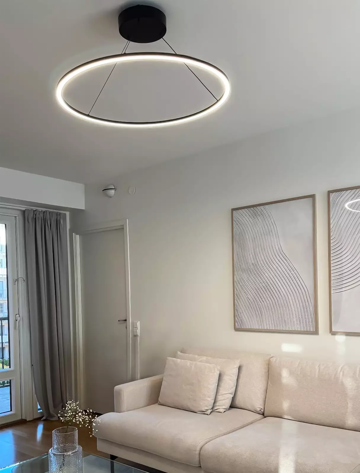 Aneta Lightning Oda Taklampe, Rund, 76cm, Svart — Moderne rund taklampe med varmt hvitt lys som skaper en behagelig