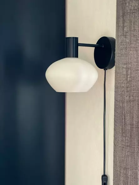 Bell Seinävalaisin, Musta/Valkoinen - Väggarmaturer - 7041661270862 - 2