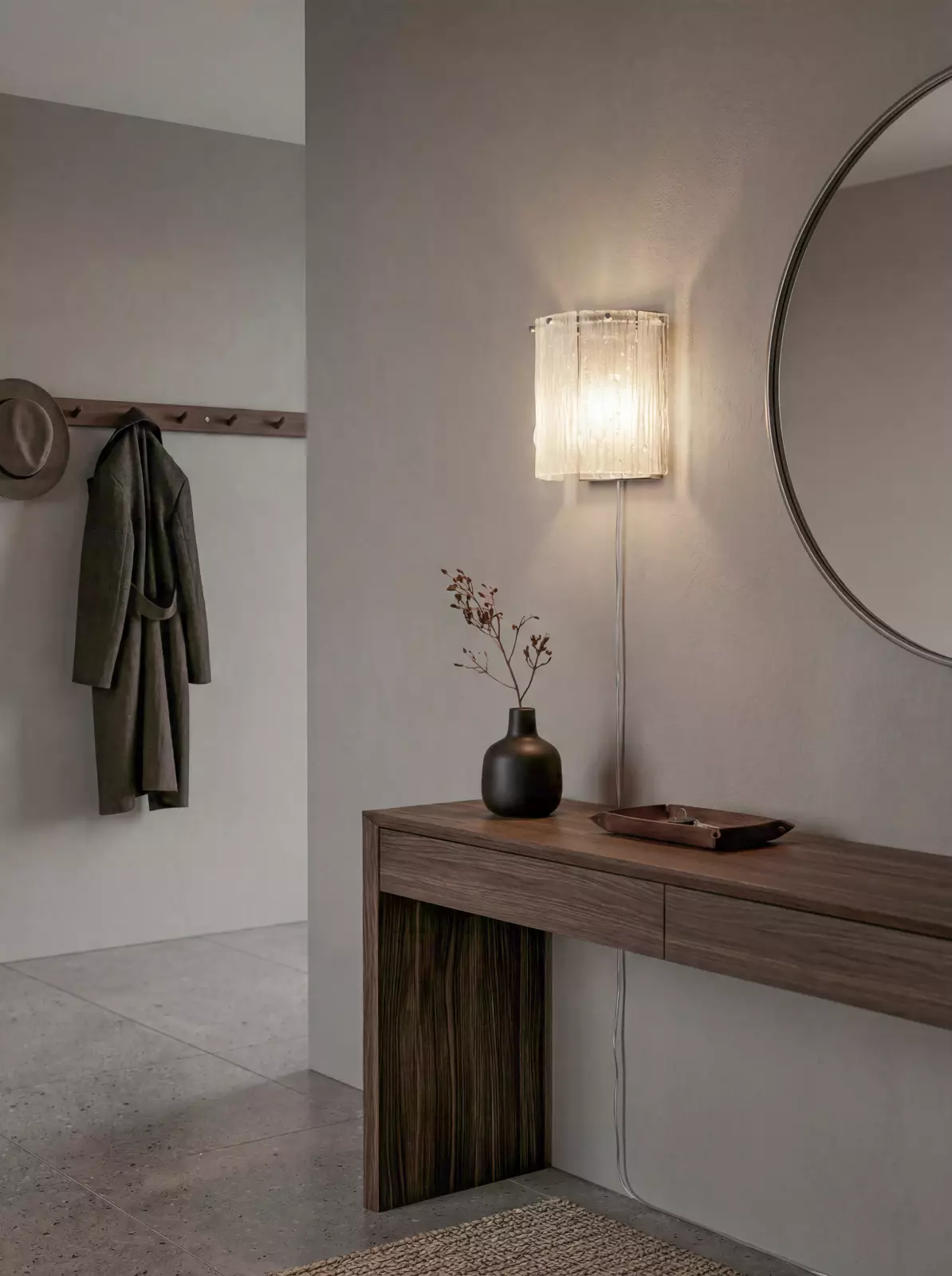 Aneta Lightning Abelone Vegglampe, Klar/Sølv — Abelone vegglampe kombinerer en stilren og retro design, hvilket gjør den til