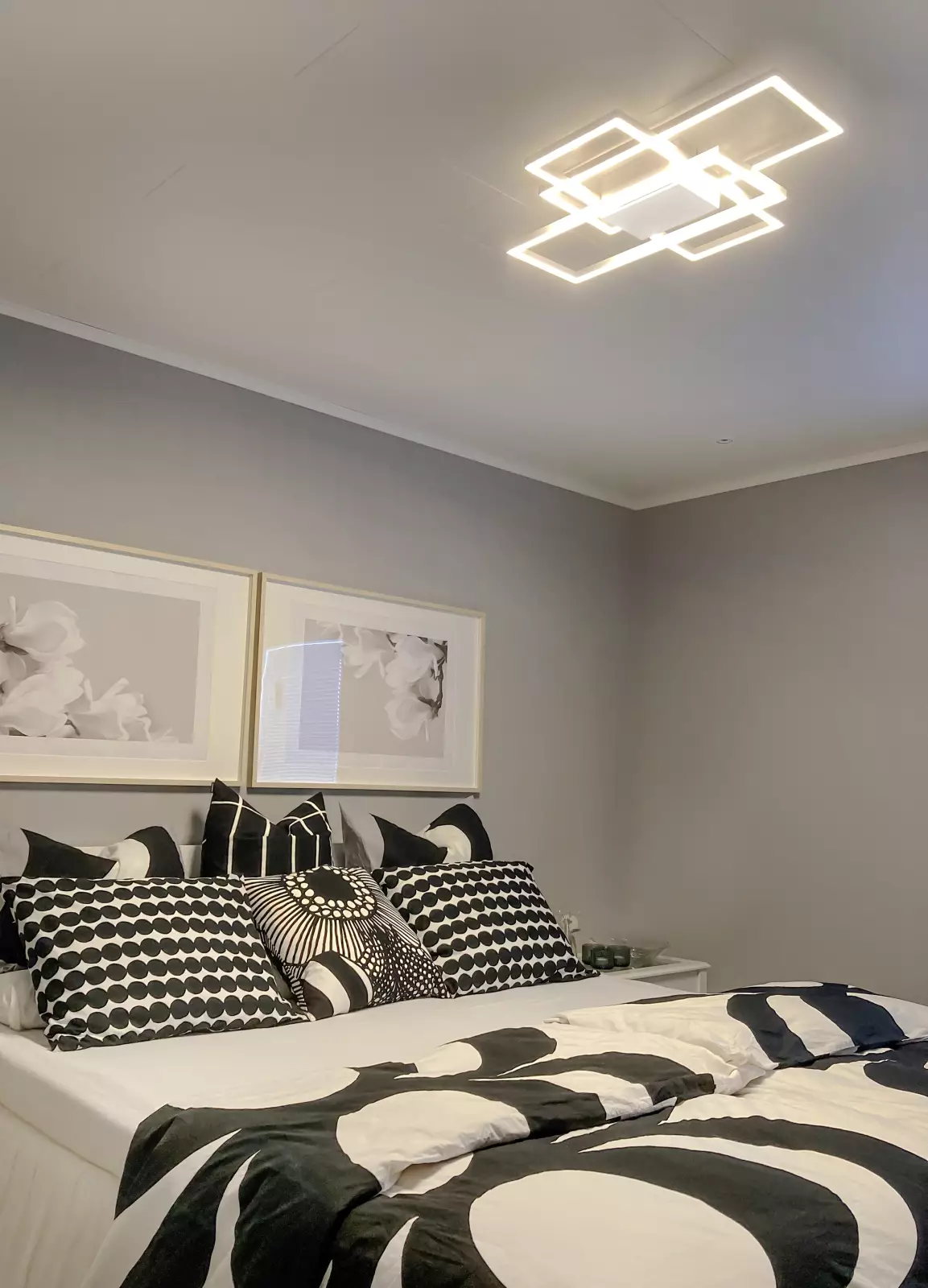 Aneta Lightning New York Plafond, Hvit — Stilig og moderne lampe med metallramme. — detalj av material