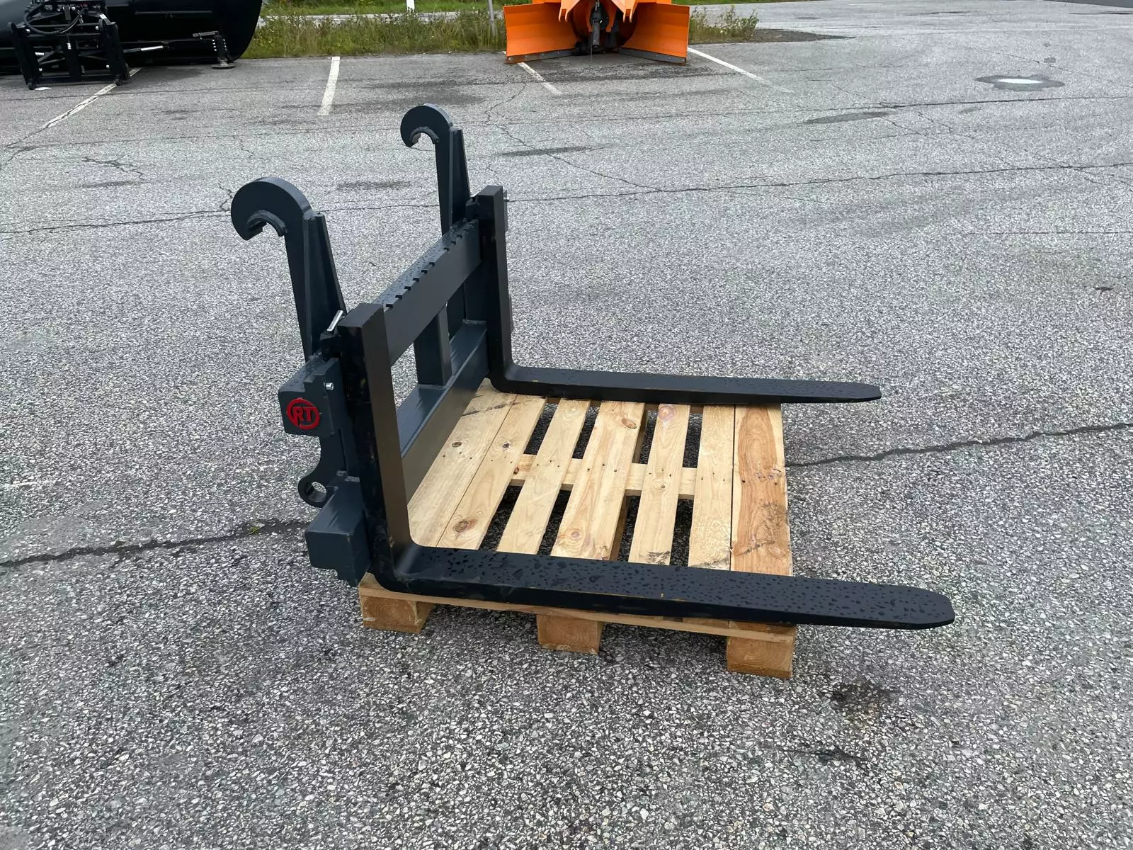 Trukkipiikit 1500/1200mm, 5000kg — produktbilde fra lakkapaa.no — 2