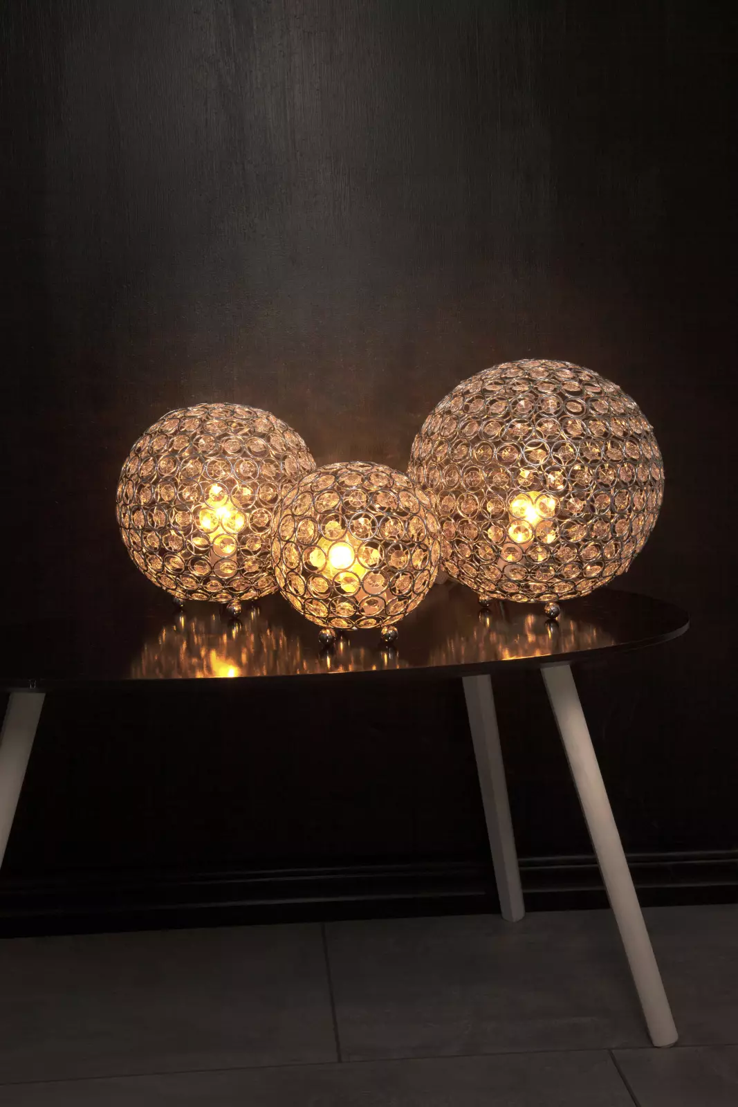 Aneta Lightning Bling Bordlampe, Krom — Kompakt bordlampe med kromert ramme, slipte akrylprismet. — vinkel 2